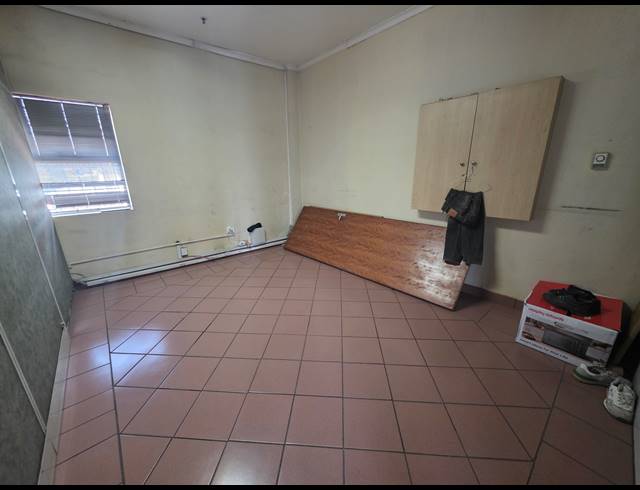 3,578M² WAREHOUSE TO LET IN BOOYSENS
